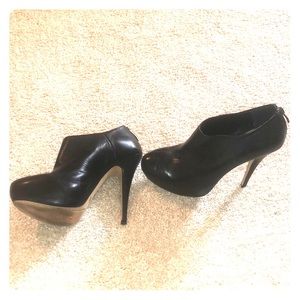 Vince Camuto ankle booties